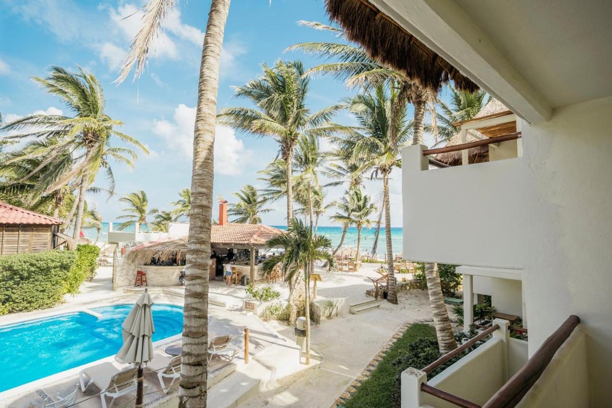PETIT LAFITTE BEACH FRONT HOTEL & BUNGALOWS