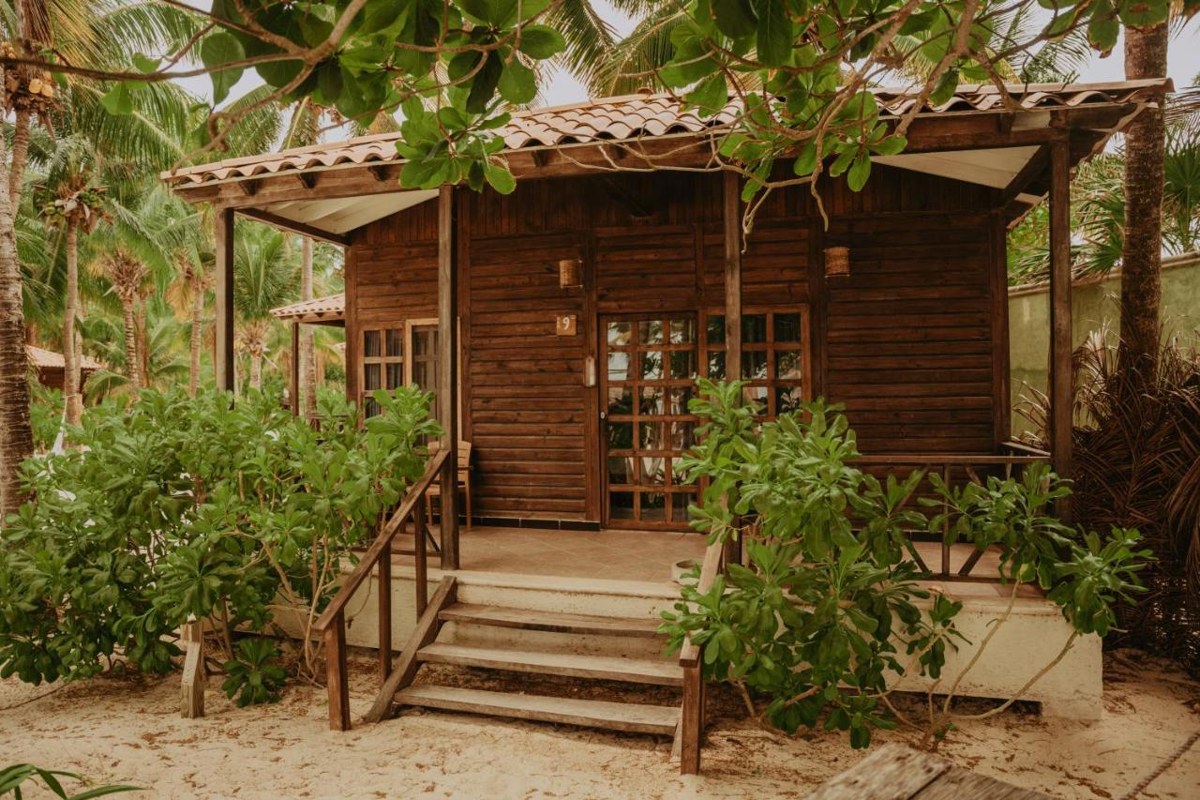 PETIT LAFITTE BEACH FRONT HOTEL & BUNGALOWS photo 3