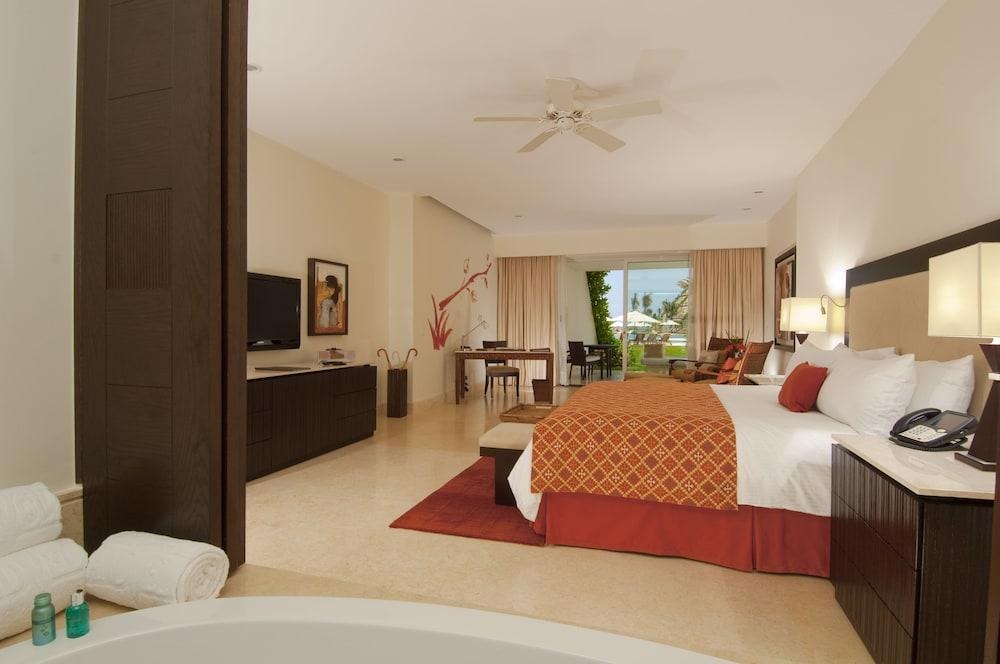 Ambassador at Grand Velas All Inclusive photo 4