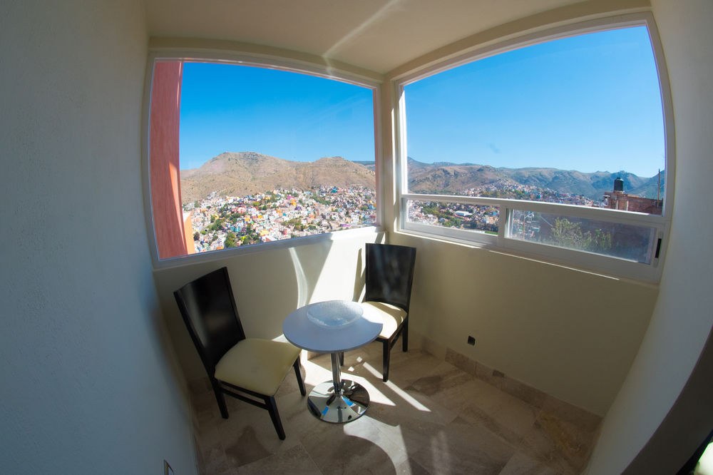 LA VISTA HOTEL photo 1