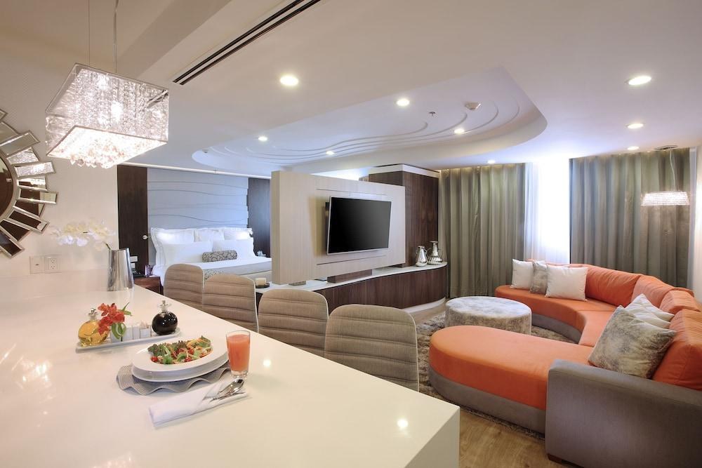 HS HOTSSON Hotel Irapuato photo 3