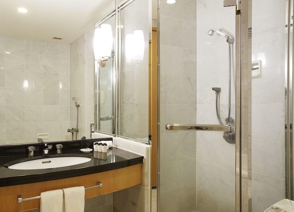 JR Hotel Clement Takamatsu photo 2