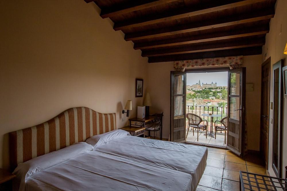 Hotel Cigarral De Caravantes photo 2