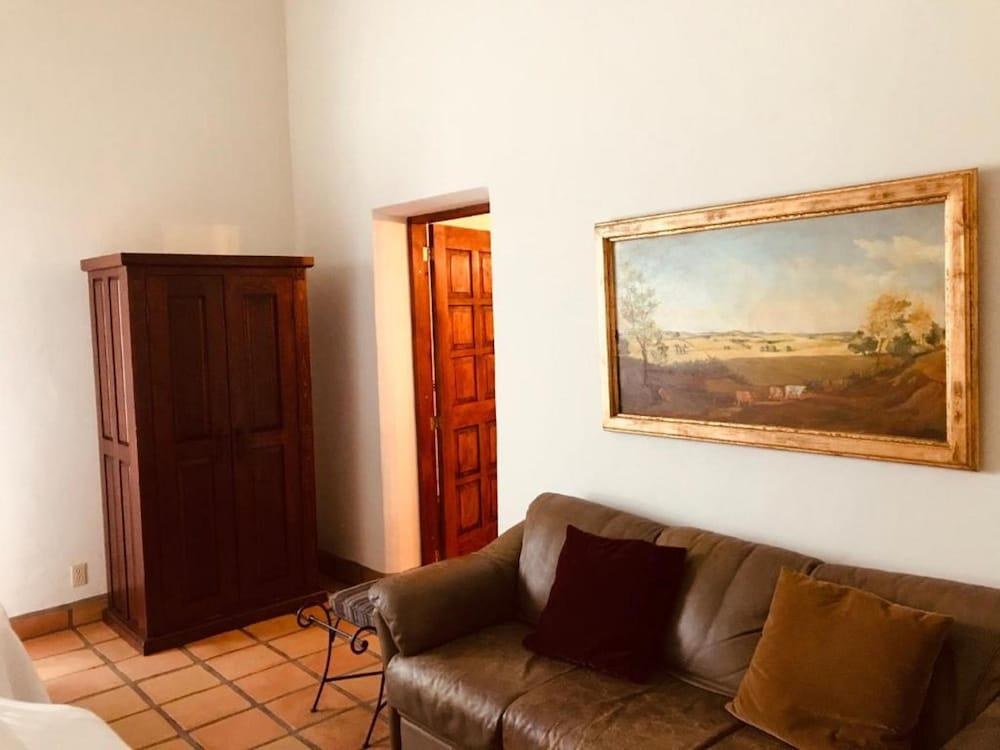 The Todos Santos Inn