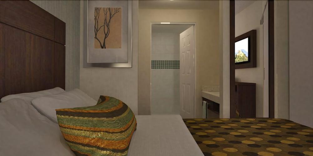 Staybridge Suites Puebla, an IHG Hotel photo 2