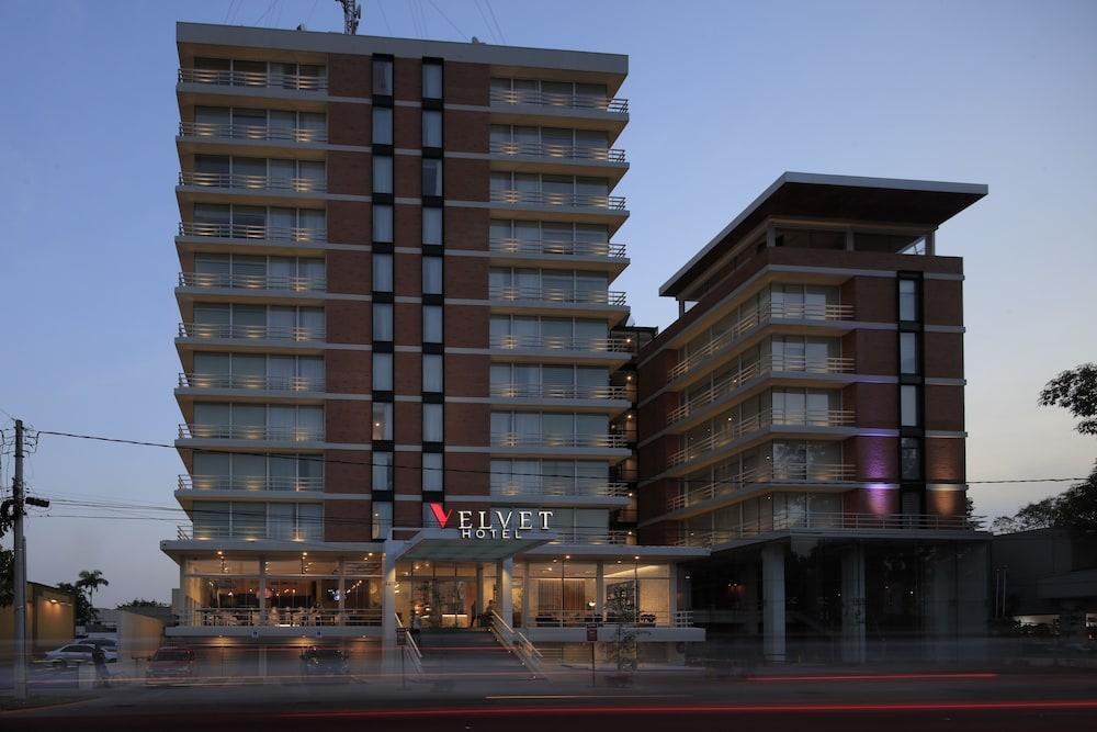 Hotel Velvet Plaza photo 3