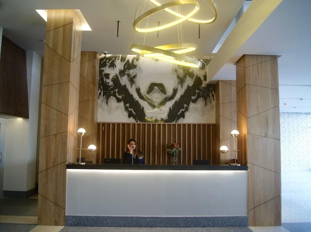 Hotel Velvet Plaza photo 4
