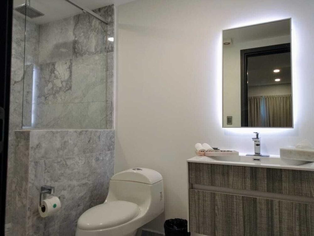 Elite 47 Hotel & Suites photo 2