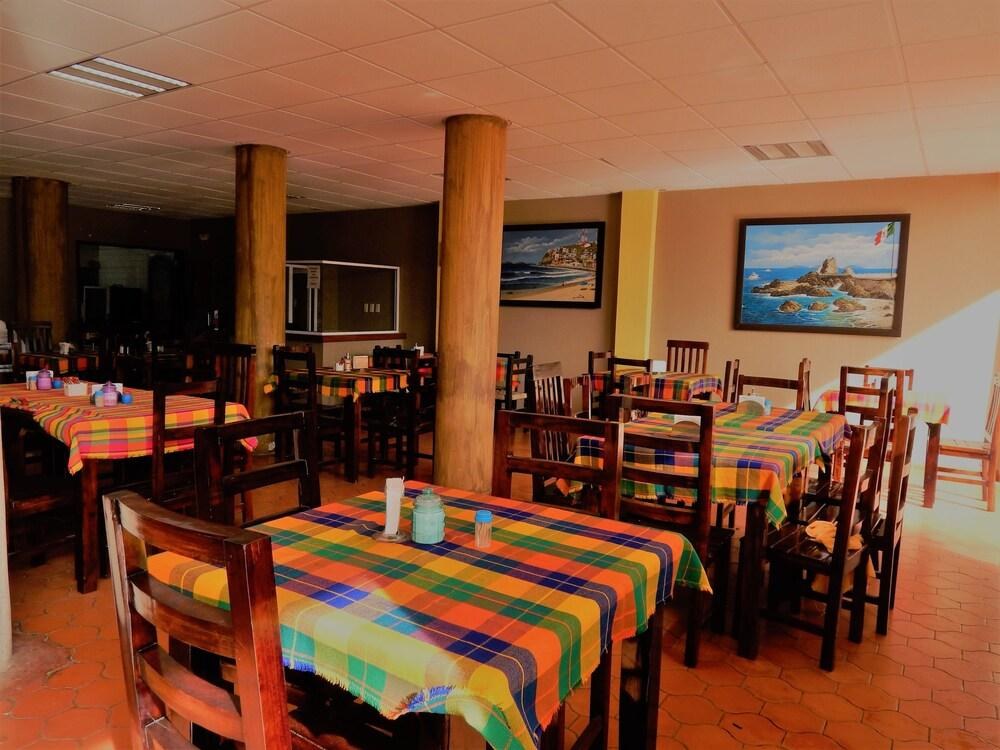 Hotel Las Jacarandas photo 3