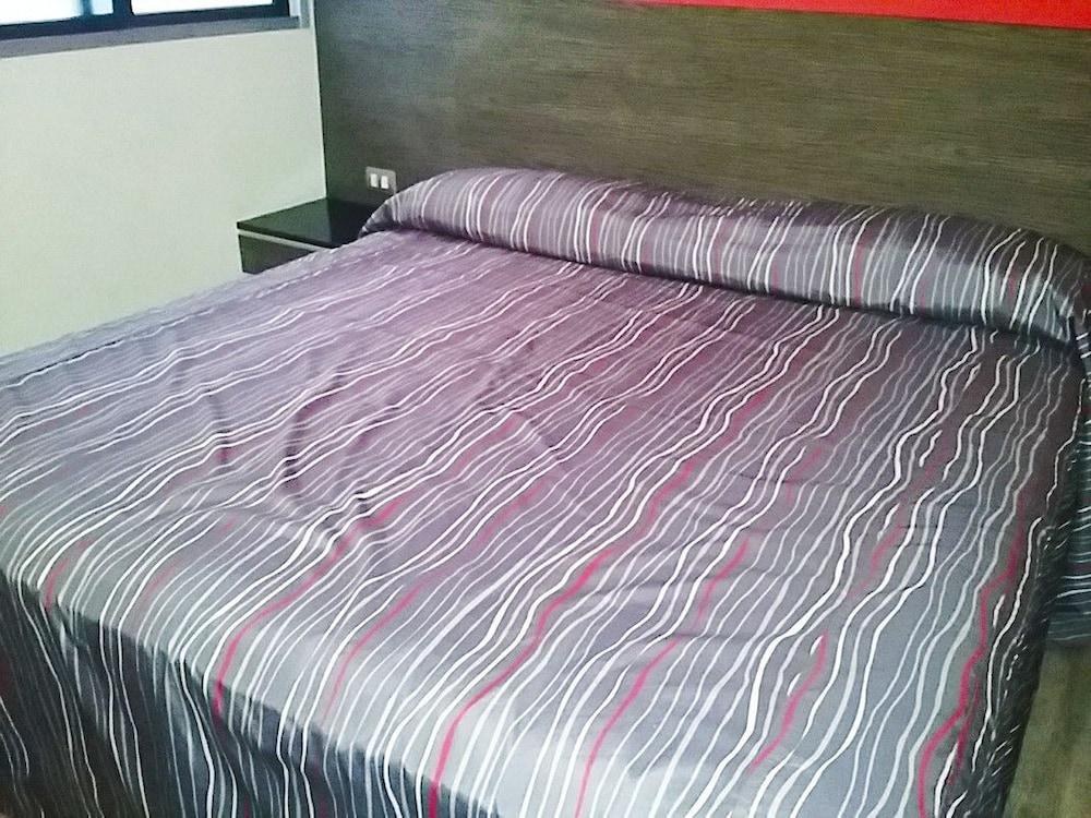 Hotel Dharma photo 2