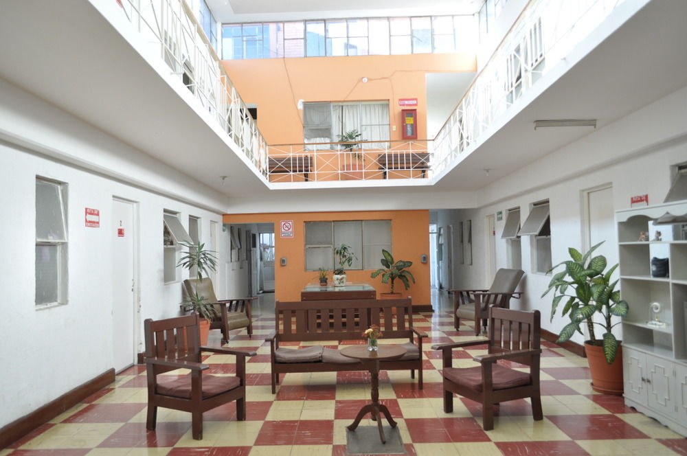 Hotel Metropolitan I