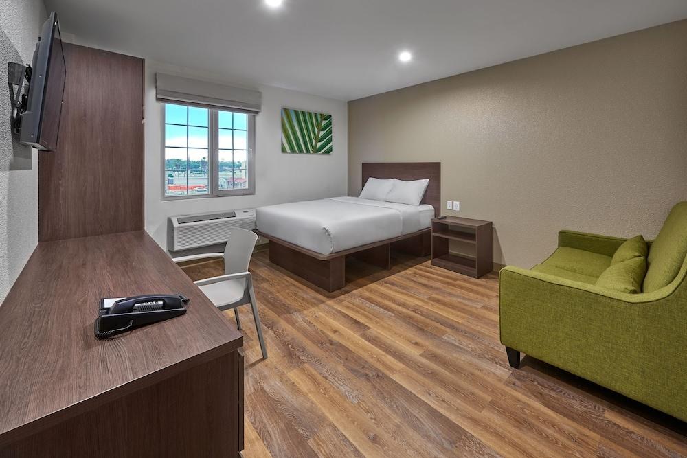Extended Suites Tijuana Macroplaza photo 3