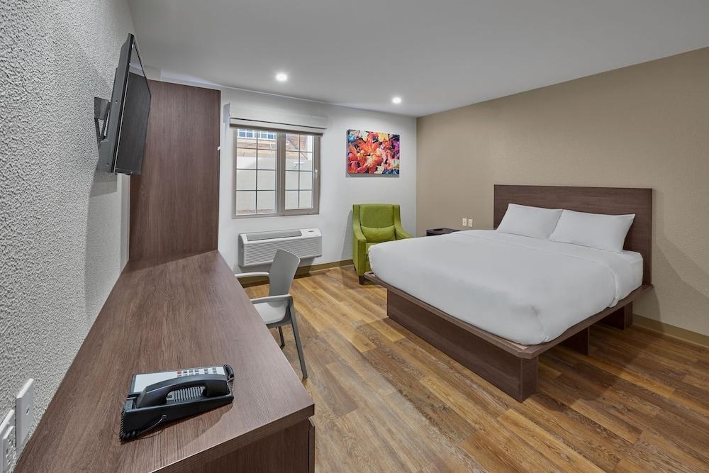 Extended Suites Tijuana Macroplaza photo 4