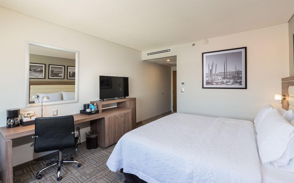Hampton Inn by Hilton Tijuana photo 3