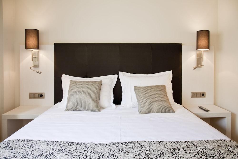 Up Suites Bcn photo 3