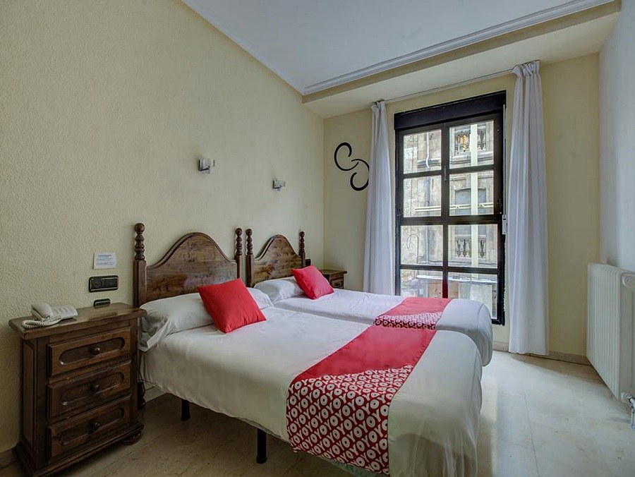 HOTEL EMPERATRIZ II