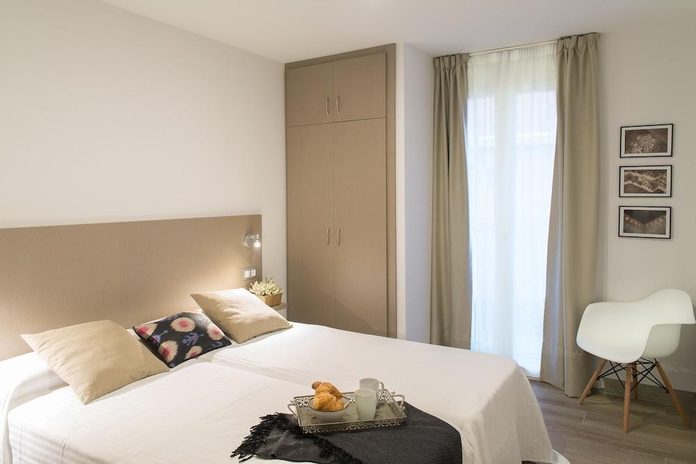 Apartamentos Campo del Príncipe photo 2