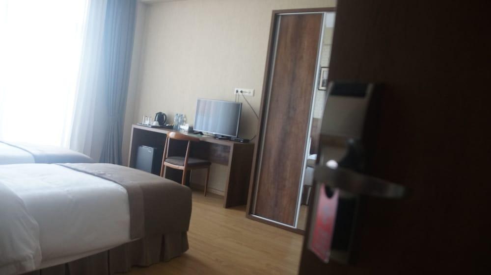 METEKHI LINE HOTEL photo 4