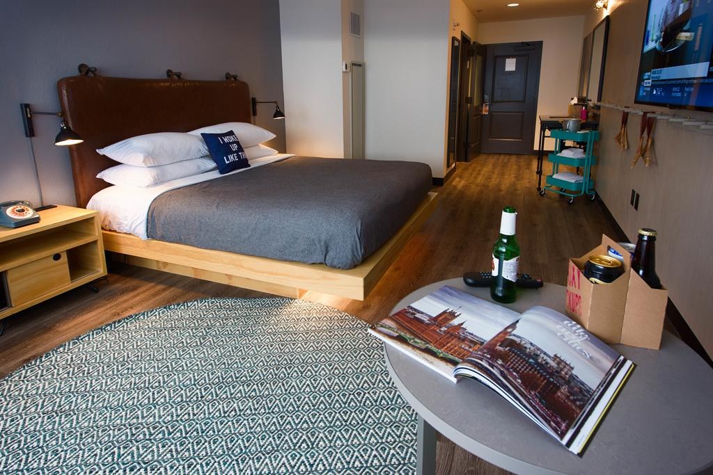 MOXY NEW ORLEANS DOWNTOWN/FRENCH QUARTER AREA photo 3