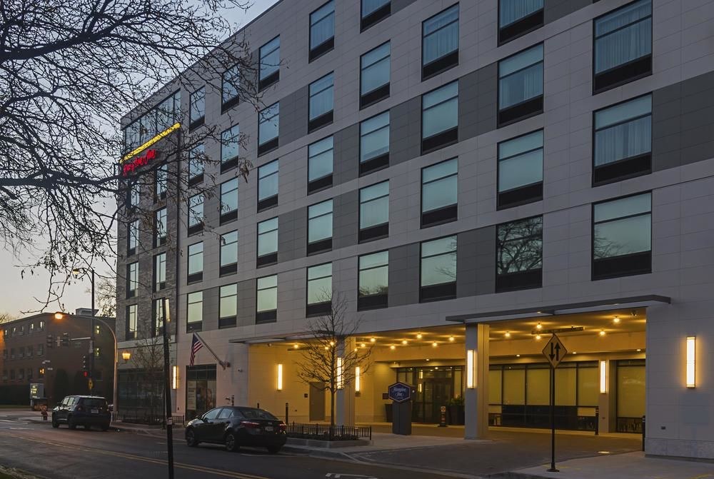 Hampton Inn Chicago North-Loyola Station