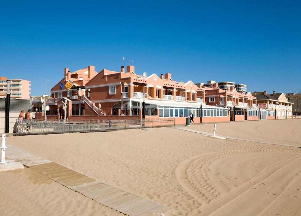 Lloyds Beach Club Aparthotel photo 2