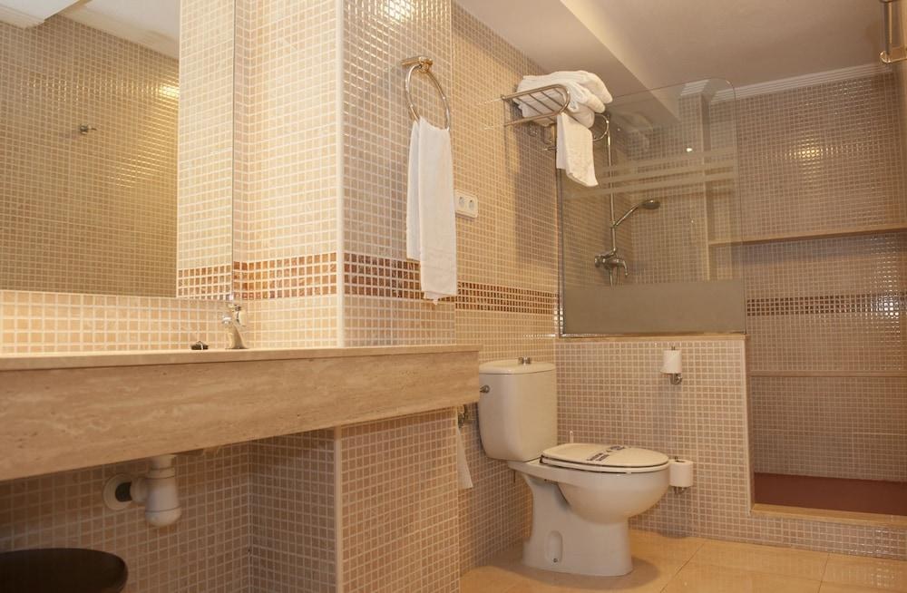 Lloyds Beach Club Aparthotel photo 4