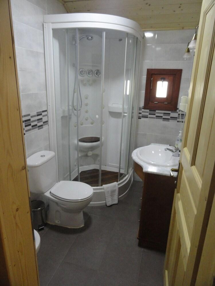 Hostal Gran Avenida photo 2