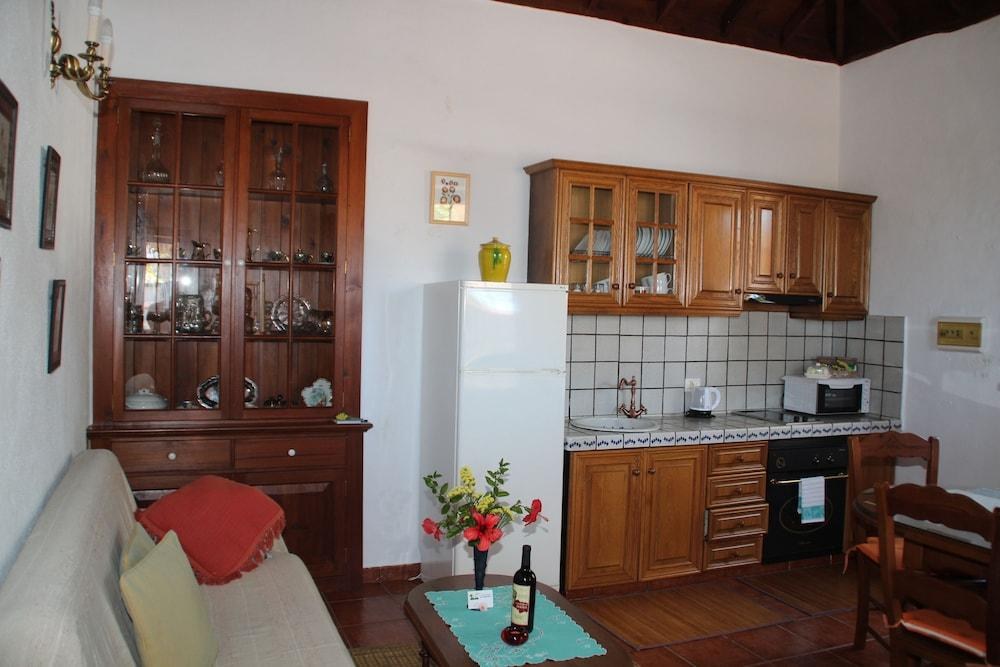 Casas Rurales Los Marantes photo 2