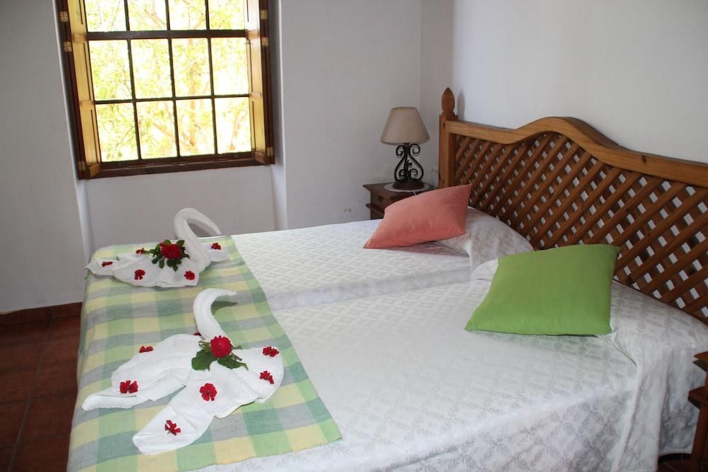 Casas Rurales Los Marantes photo 4