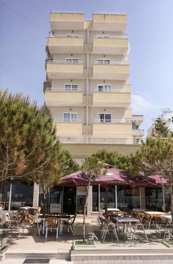 HOTEL  EDART