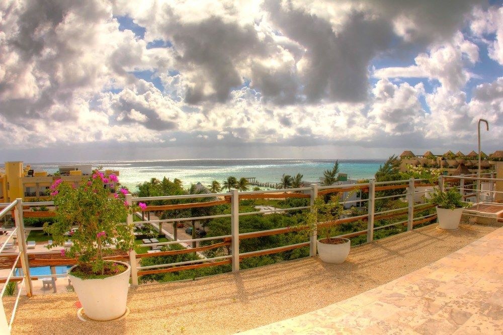 Magia Beachside by Bric