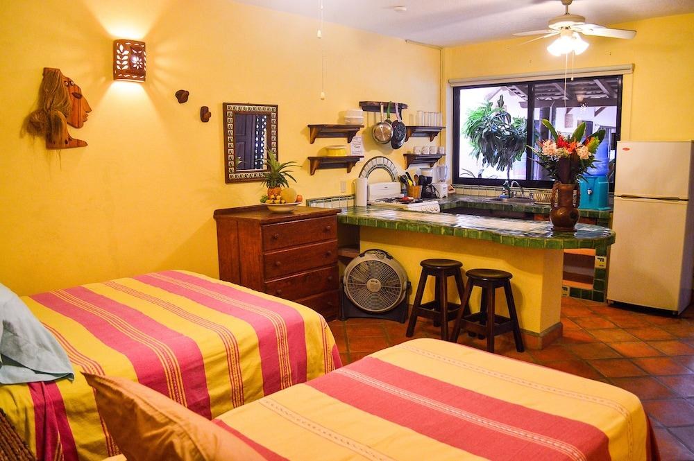 Casamar Suites photo 3