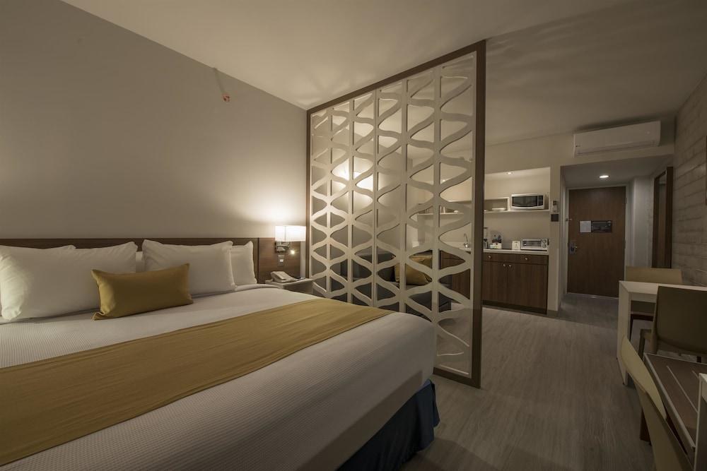 Microtel Inn & Suites by Wyndham San Luis Potosi photo 4