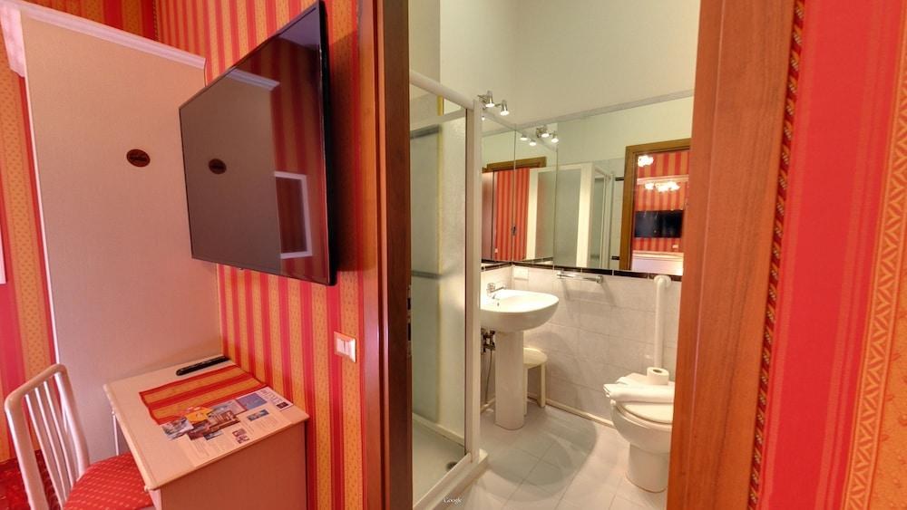 HOTEL MESSNER PALACE photo 2