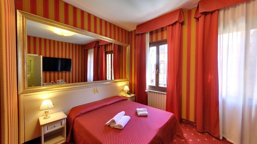 HOTEL MESSNER PALACE photo 4