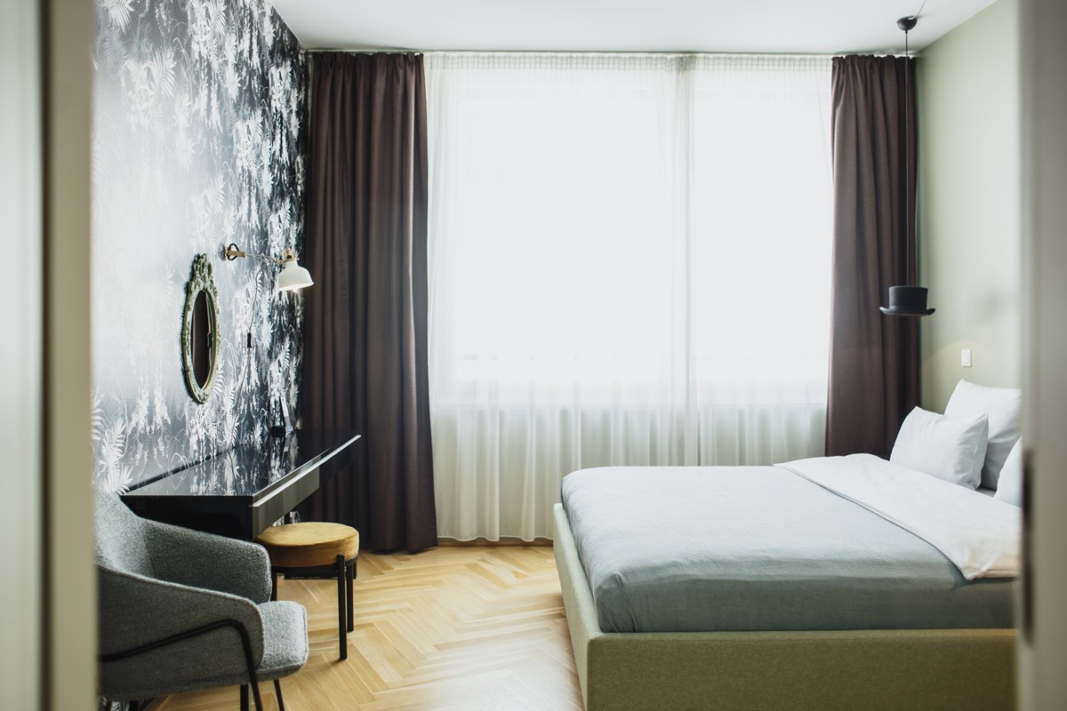 THE CIRCUS APARTMENTS
