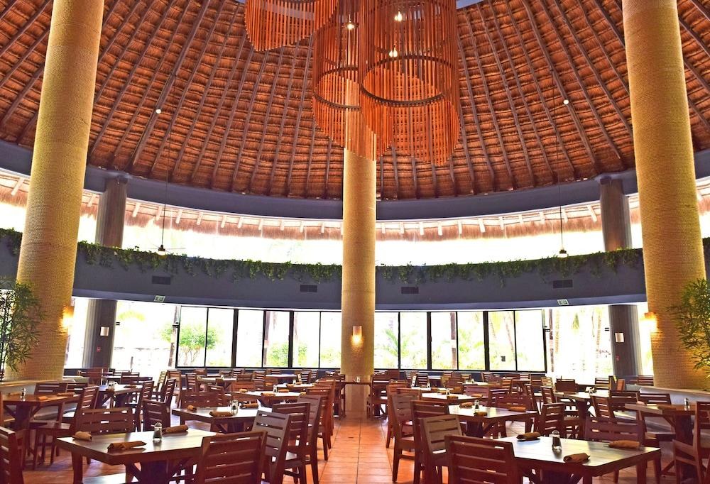 Reef Yucatan Hotel and Convention Center All Inclusive photo 3