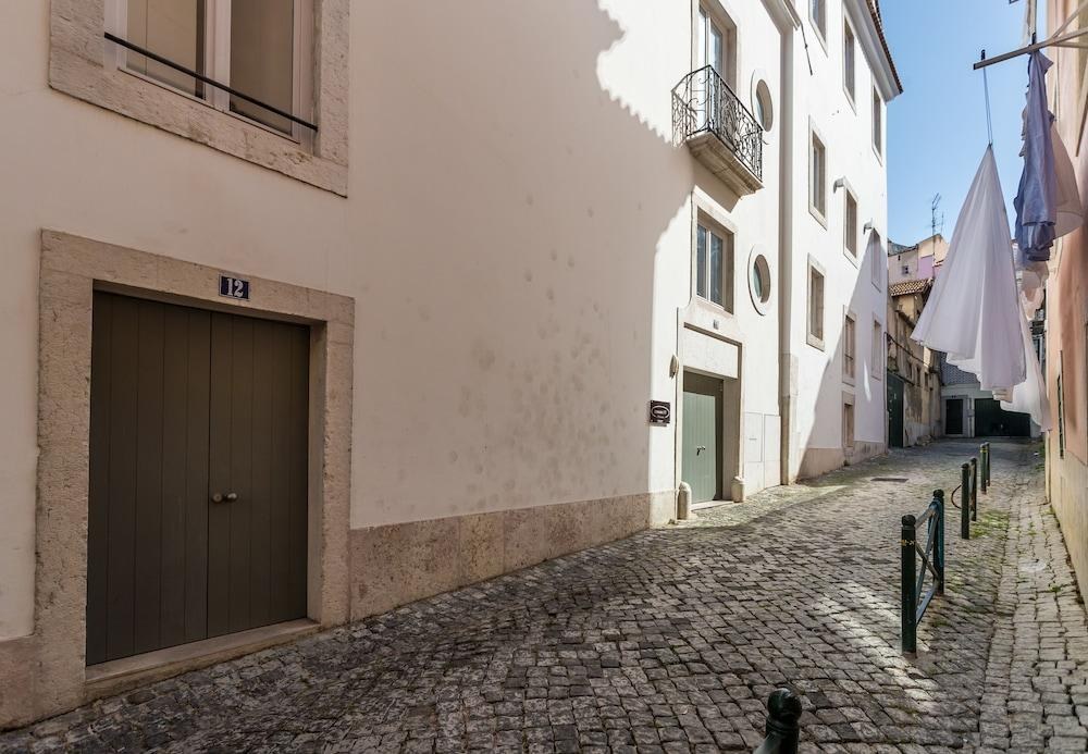 Chiado Studio and One-Bedroom Apartment - by LU Holidays photo 2