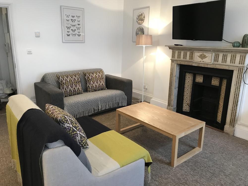 ACORN - GOWER STREET APARTMENTS photo 2