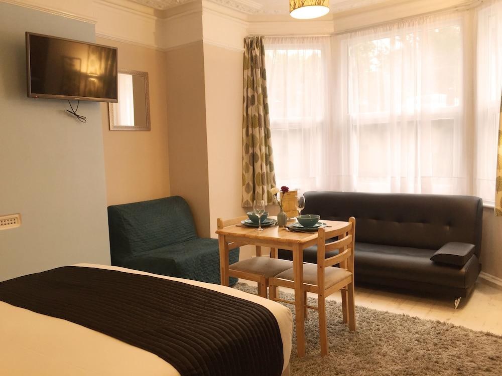 United Lodge Hotel & Apartments photo 4