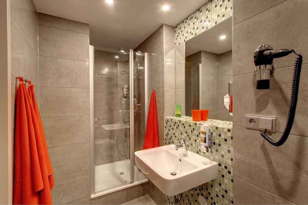 MEININGER HOTEL AMSTERDAM CITY WEST photo 2