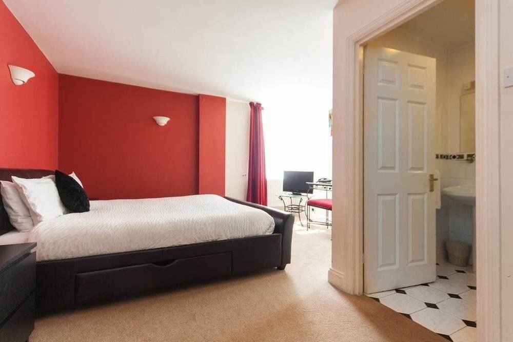 PARK LANE CITY APARTMENTS photo 1