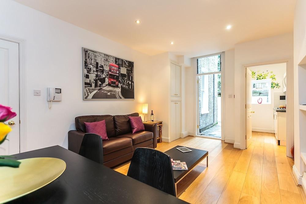 Longridge Road Apartments photo 2