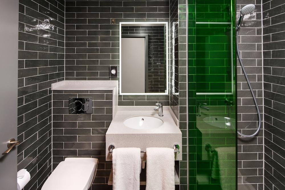ibis Styles London Ealing photo 4