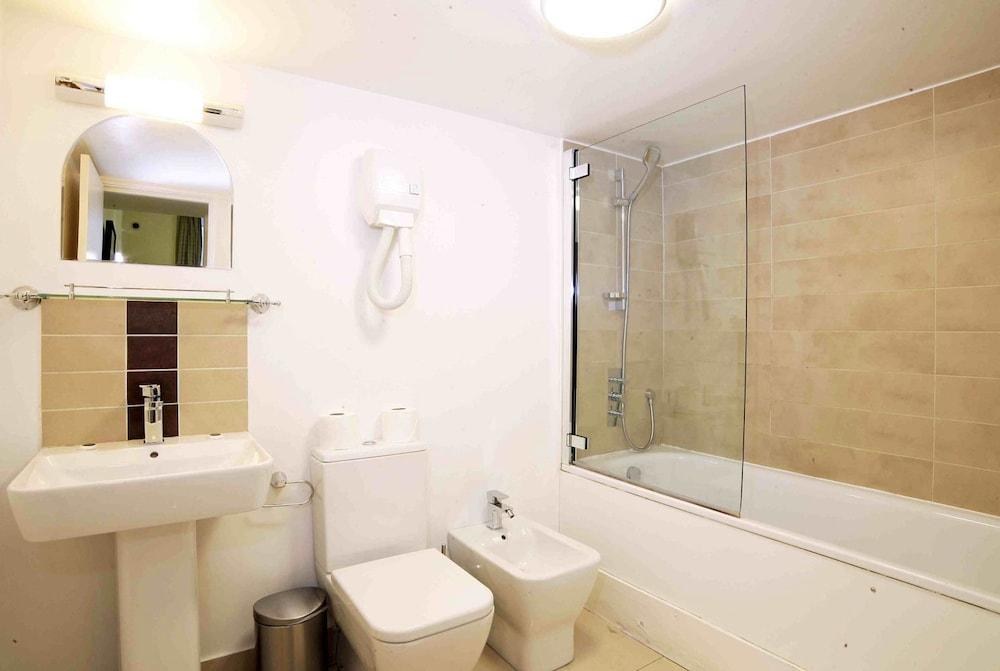 Oxbridge Apartments photo 4