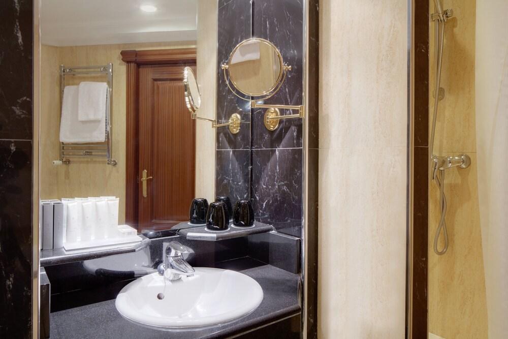Melia White House Apartments photo 2