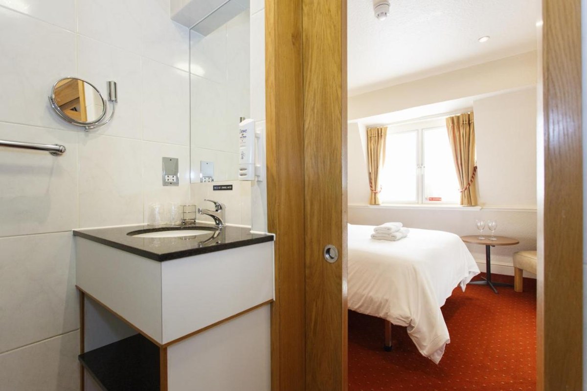 MORGAN HOTEL photo 2