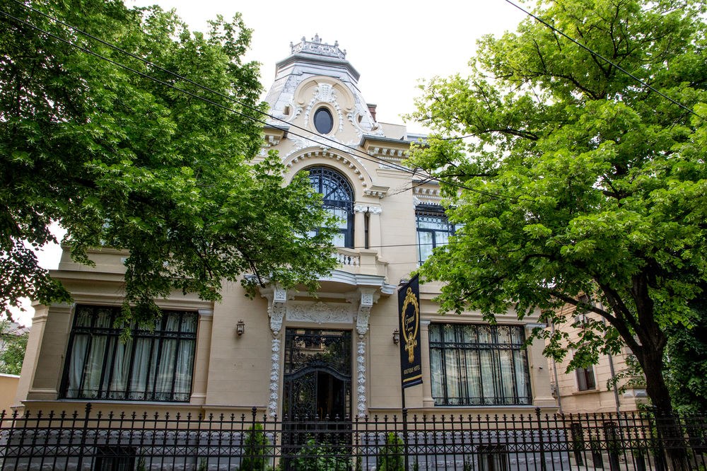 Grand Boutique Hotel