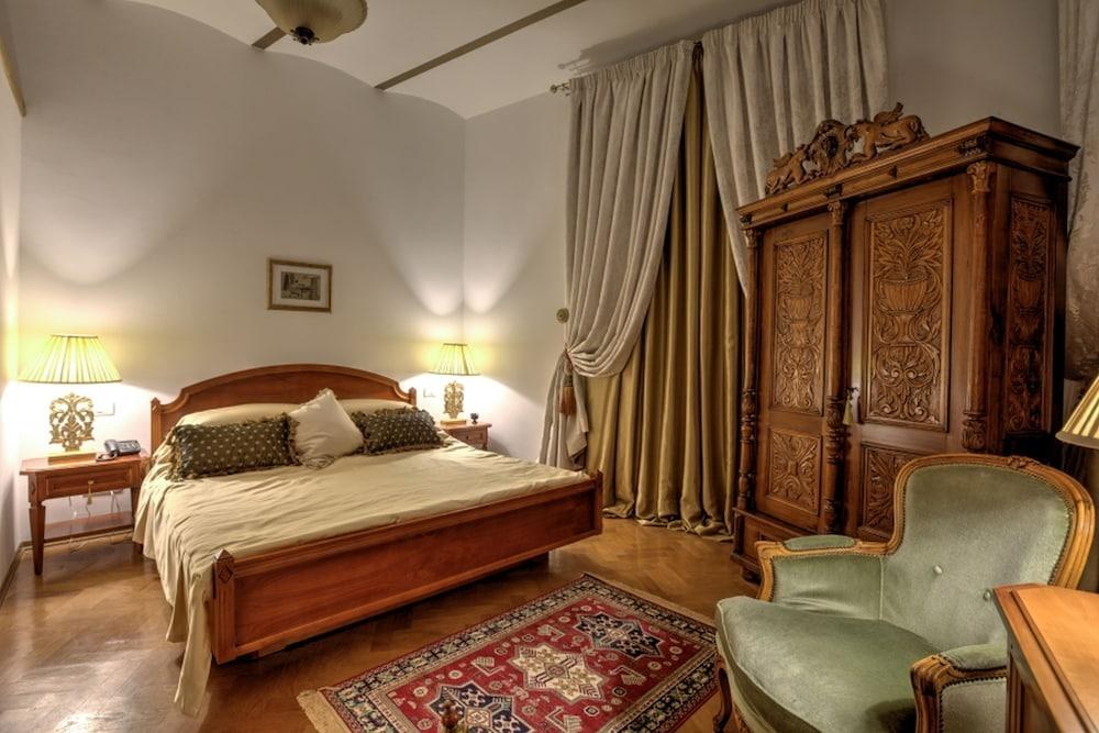 Grand Boutique Hotel photo 4