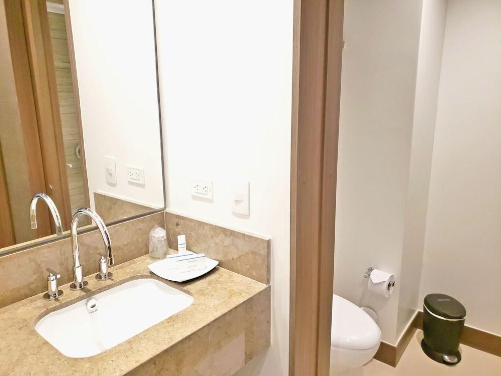 HAMPTON BY HILTON MEDELLIN photo 2